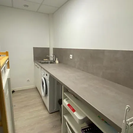 Pont-de-salars, 4 Pieces, 6 Personnes - Fr-1-601-426 Apartmán *